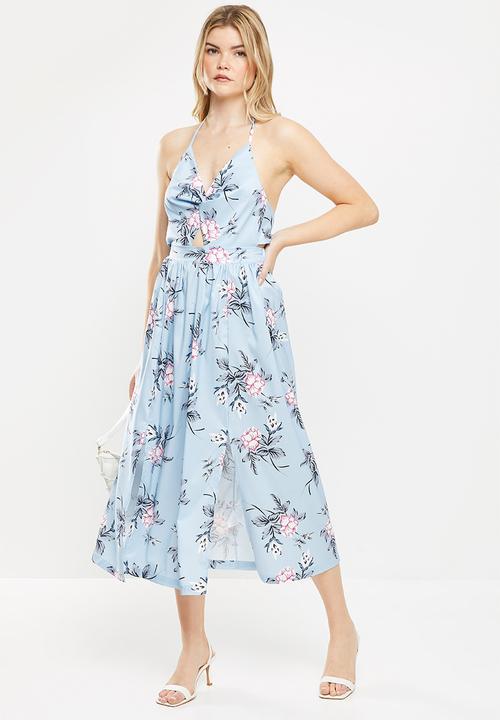 dailyfriday - Open back maxi dress - light blue based floral