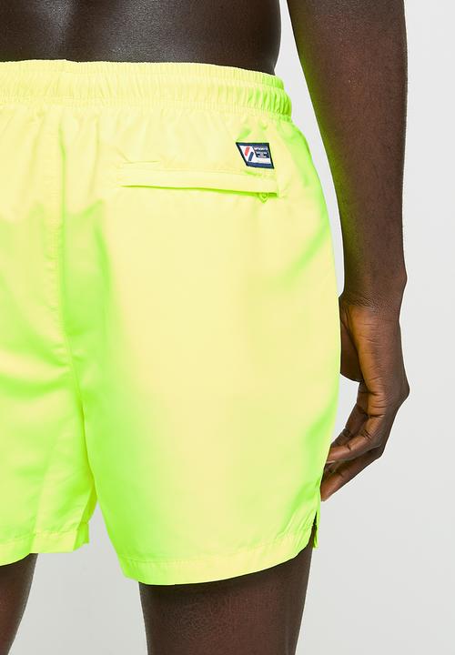 Superdry. - Code essential 15 inch swim shorts - cuba green