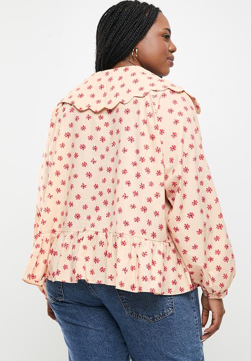 Glamorous - Plus top - stone  & red daisy