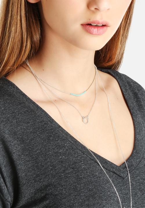 Vero Moda - Busy V-Neck Top