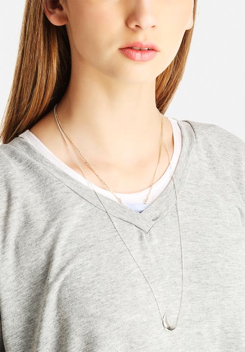Vero Moda - Busy V-Neck Top