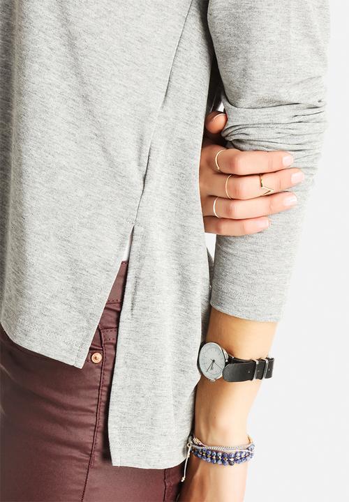 Vero Moda - Busy V-Neck Top