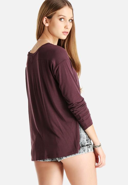 Vero Moda - Busy V-Neck Top