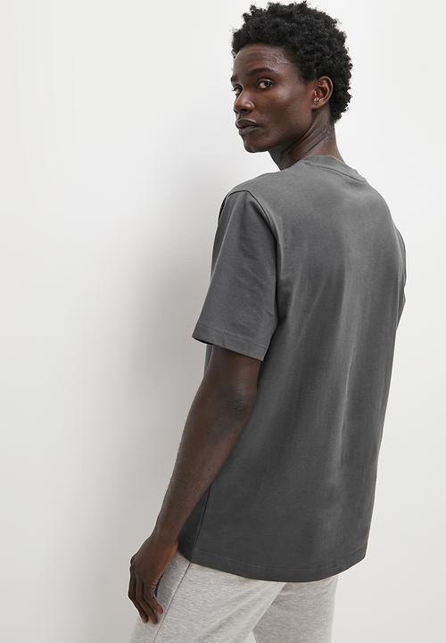 Superbalist - Relaxed fit organic crew neck - charcoal