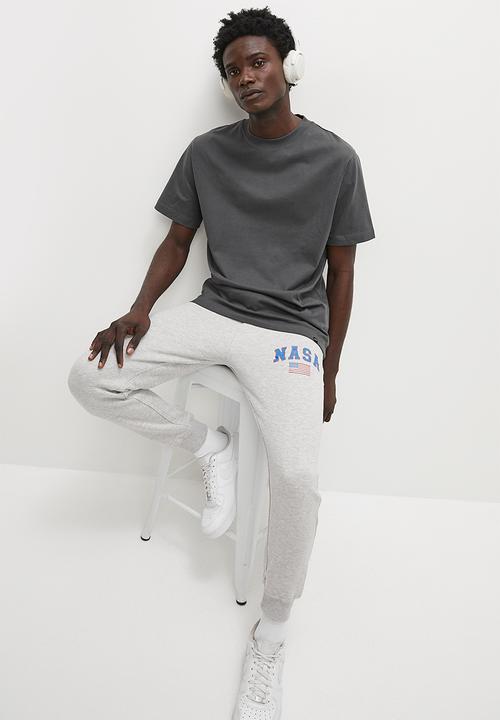 Superbalist - Relaxed fit organic crew neck - charcoal