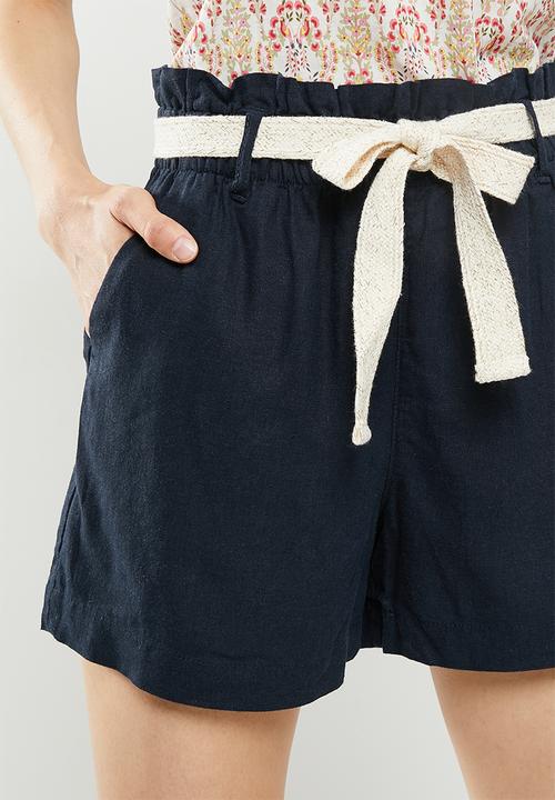 Jacqueline de Yong - Say mid waist linen lurex shorts - sky captain