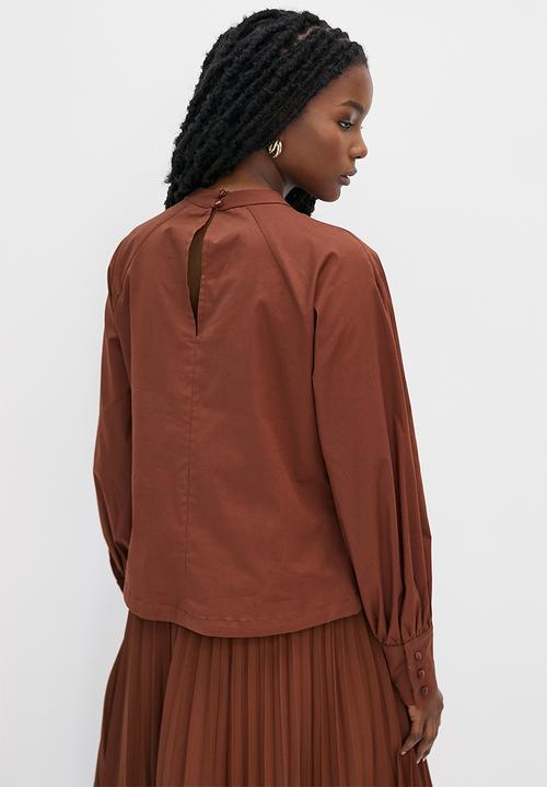 Superbalist - Lulama Wolf cut-out blouse - San
