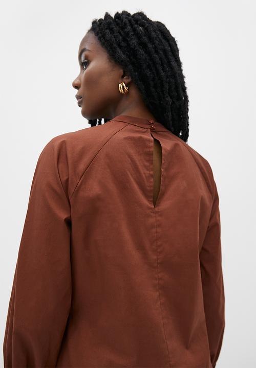 Superbalist - Lulama Wolf cut-out blouse - San