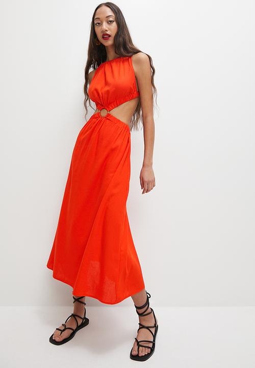 VELVET - Cut out midi dress with ring detail - orange
