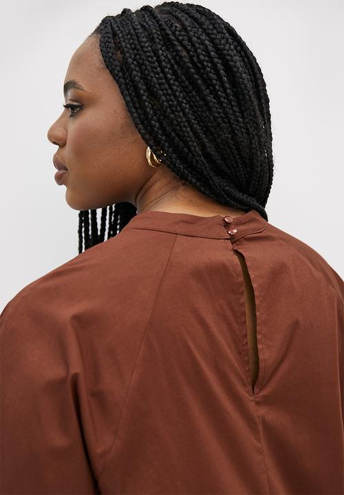 Superbalist - Lulama Wolf cut-out blouse - San