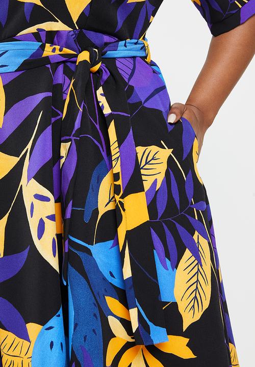 AMANDA LAIRD CHERRY - Plus gardens dress - black, yellow & royal floral