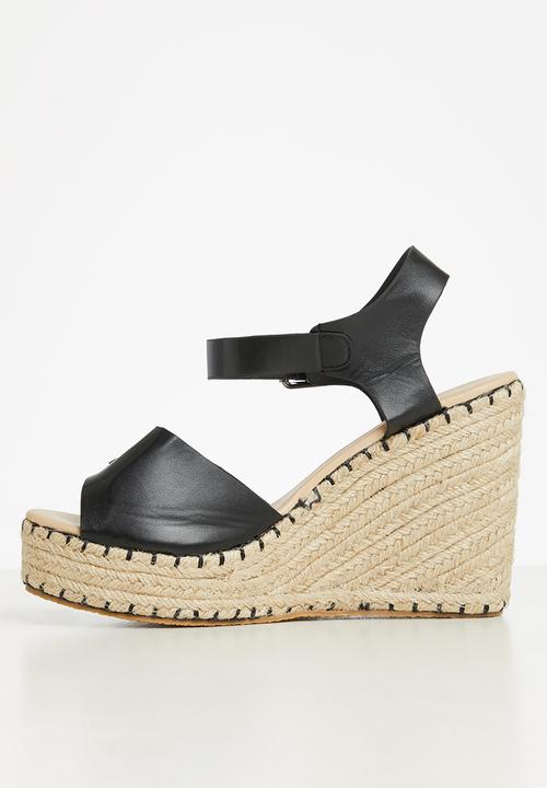 edit - Buckle closure strap wedge - black
