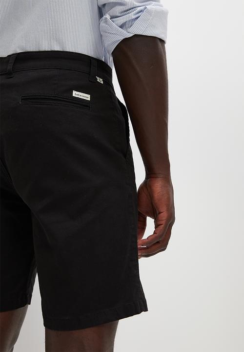 Lark & Crosse - Regular fit chino short - black