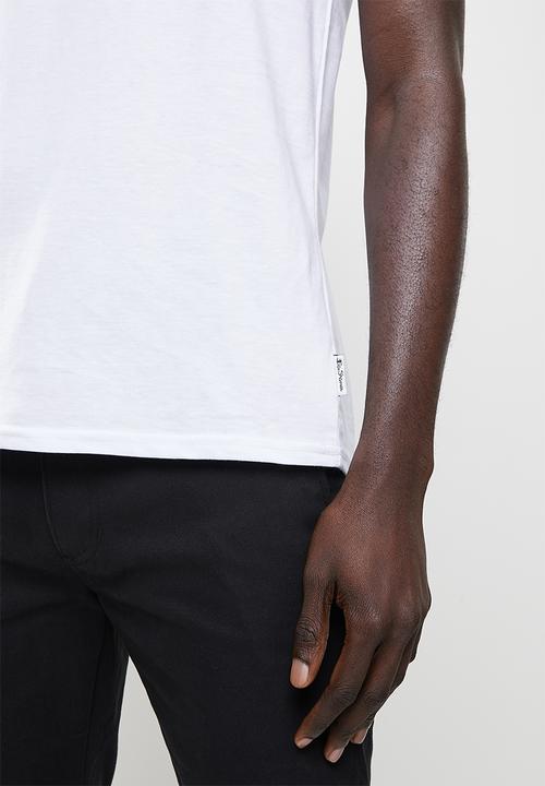 Ben Sherman - Script chq emboss 1 up tee - white