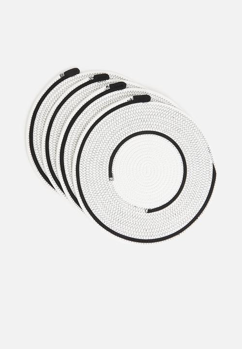 Sixth Floor - Dune placemat set of 4 - white & black