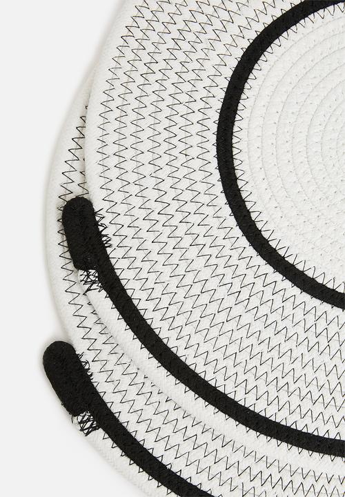 Sixth Floor - Dune placemat set of 4 - white & black