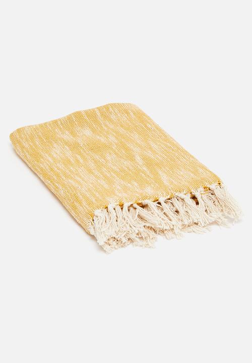 H&S - Coilow throw - yellow