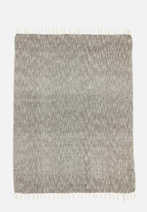 H&S - Coilow throw - charcoal