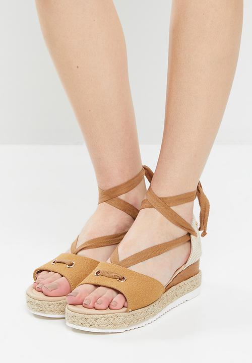 Miss Black - Steffi9 espadrille wedge heel - tan
