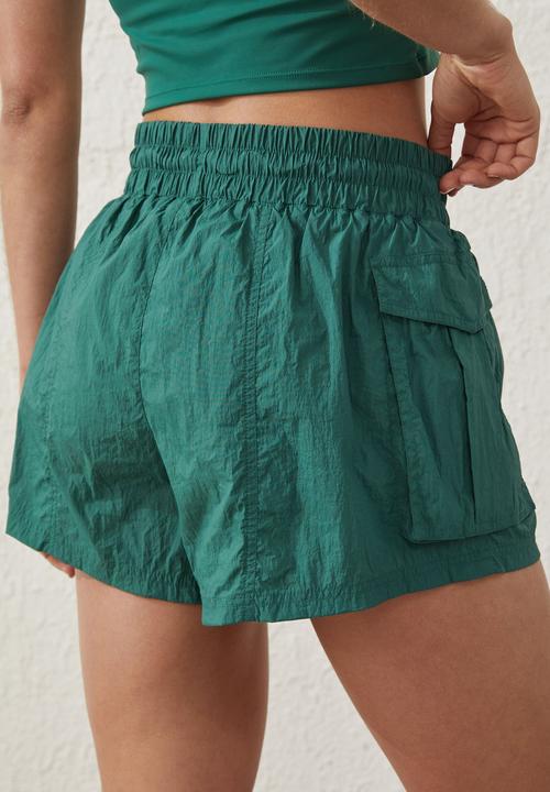 Cotton On - Hiking explorer short - verdant green