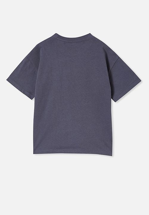 Cotton On - License drop shoulder embellished tee - vintage navy wash