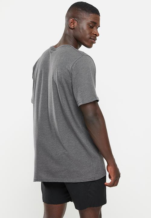 Under Armour - Ua gl foundation short sleeve t - charcoal