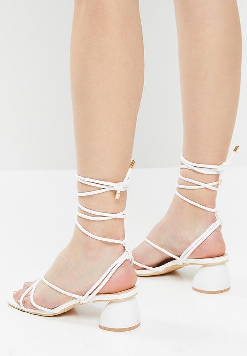 Butterfly Feet - Safia 2 ankle tie block heel - white