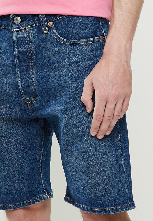 Levi’s® - 501® hemmed short - mid-blue