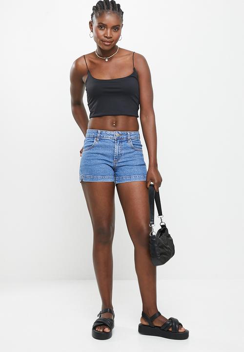Cotton On - Mid rise classic stretch denim short - off shore blue