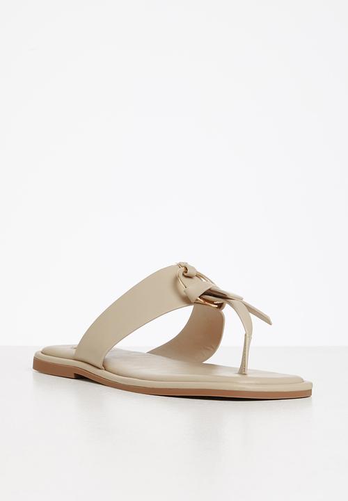 Footwork - Kinn t-bar sandal - beige