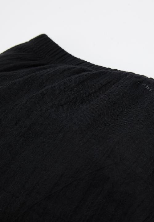 Pop Candy - Baby ruffle shorts - black