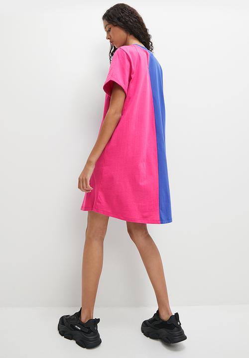 Blake - Mini graphic t-shirt dress - pink & blue