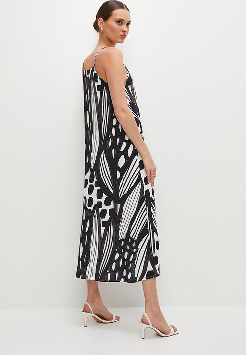 Superbalist - Square neck a-line - black & white bold marker