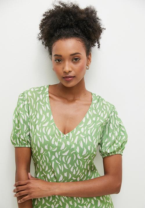 edit - Puff sleeve fit & flare - green