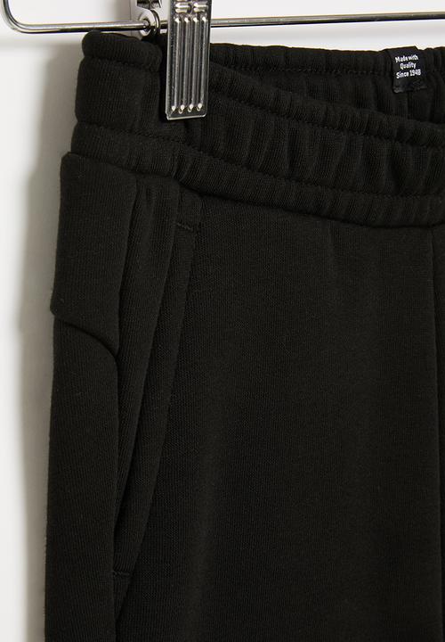 PUMA - Ess sweat shorts b - puma black