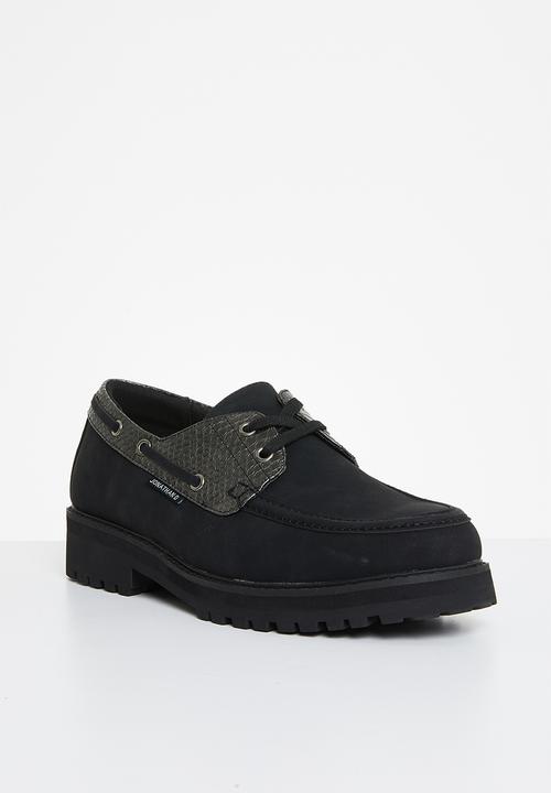 Jonathan D - J boat - black snake