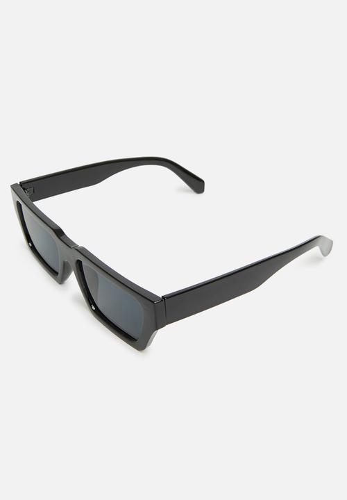 Superbalist - All plastic frame sunglasses - black