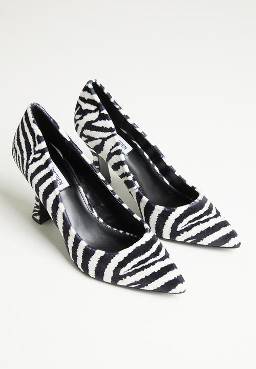 Steve Madden - Notary court heel - zebra velvet