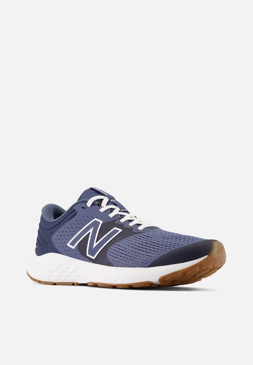 New Balance  - 520