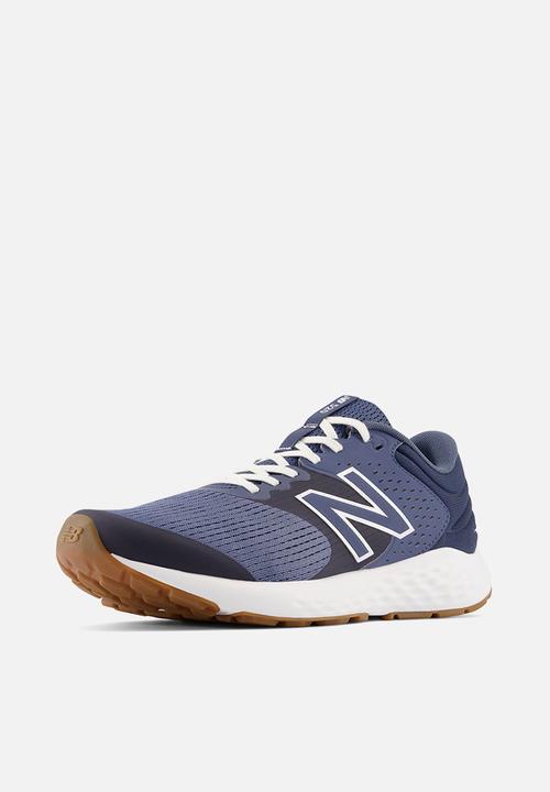 New Balance  - 520