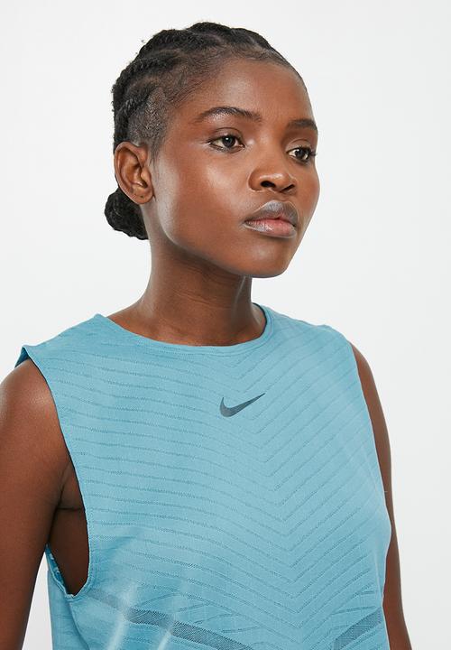 Nike - Woman's Nike dfadv run dvn eng tank - cerulean