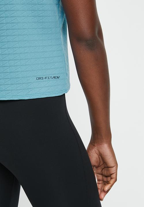 Nike - Woman's Nike dfadv run dvn eng tank - cerulean