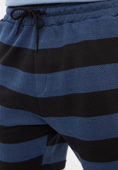 Trendyol - Stripe regular fit shorts - blue