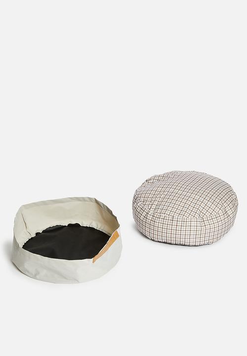 Sixth Floor - Muffin pet  bed-multi