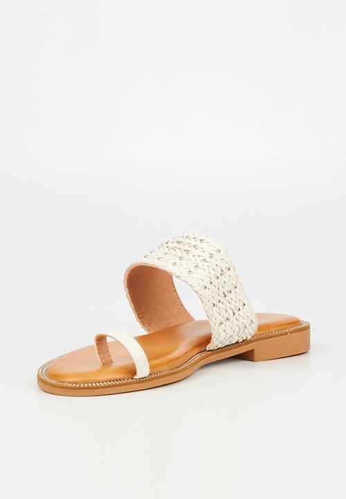 Miss Black - Murano11 toe post sandal - white