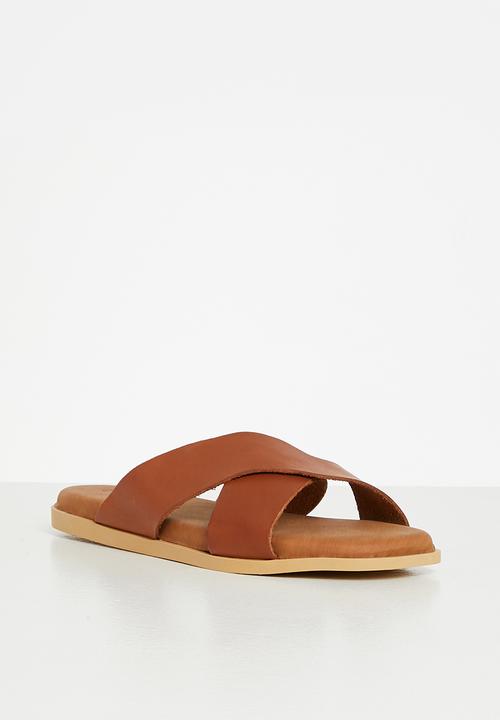 edit - Lila slide - tan