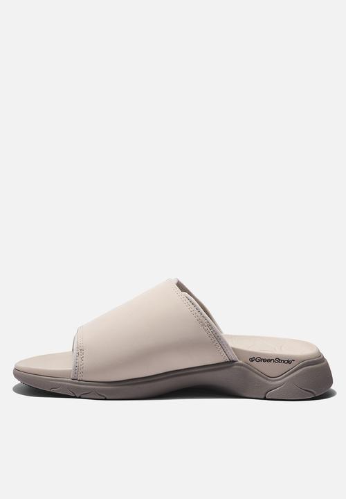 Timberland - Whitehaven slide - rainy day
