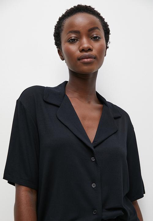 Superbalist - Sleep shirt & shorts set - black 