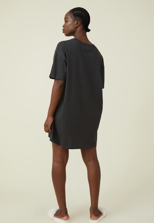 Cotton On - 90s T-shirt nightie - black