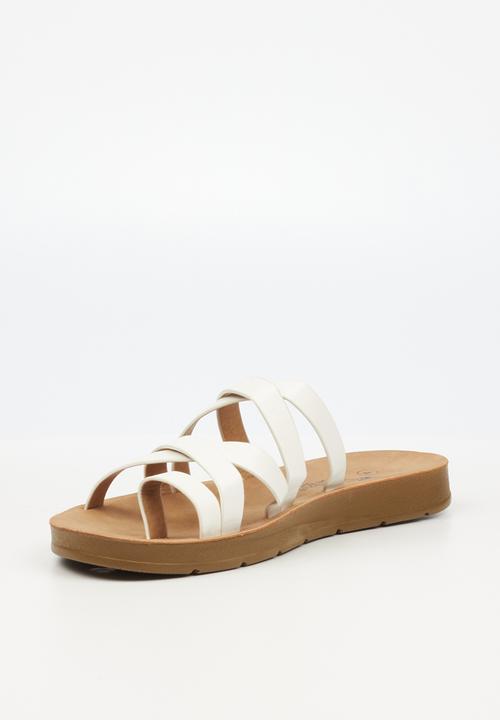 Butterfly Feet - Zina 9 sandal - white